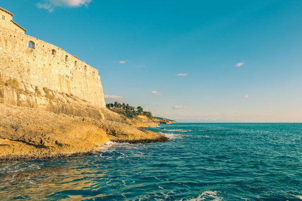 Comment organiser une visite des anciens villages de pêcheurs en Norvège : itinéraires et périodes recommandées ?